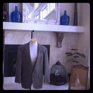 Brown Men’s Sports Coat. Size: 42. Made in U.S.A.